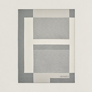 布団・毛布 Hermes H Casaque Blanket Ecru x Carbone Hermès H Casaque Blanket – Ecru and Carbone Luxury Throw